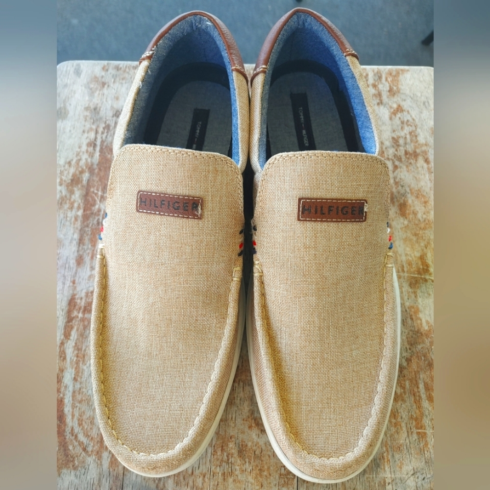 TOMMY HILFIGER LOAFERS